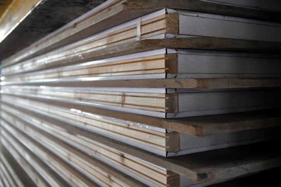 群喜门业生产流水线现场 群喜门业生产流水线现场